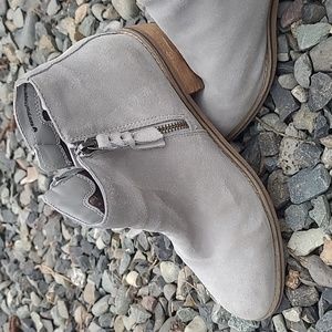 Like New Blondo Liam Suede Waterproof Boho Western Ankle Booties